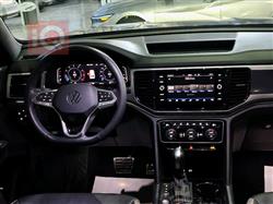 ڤۆڵکسواگن ئەتڵەس کرۆس سپۆرت